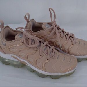 Nike Air Vapormax Plus Women US7 Pink Oxfor Running Athletic Sneakers DM8327-600